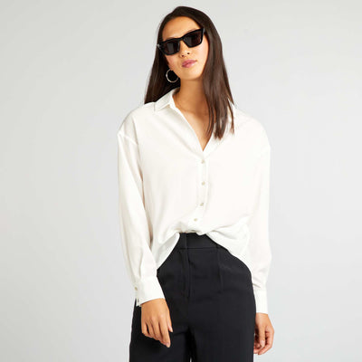 بلوزة انسيابية أبيض