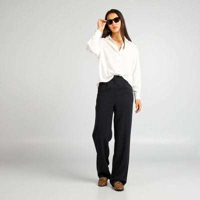 بلوزة انسيابية أبيض