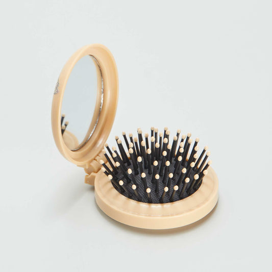 Round hairbrush BROWN