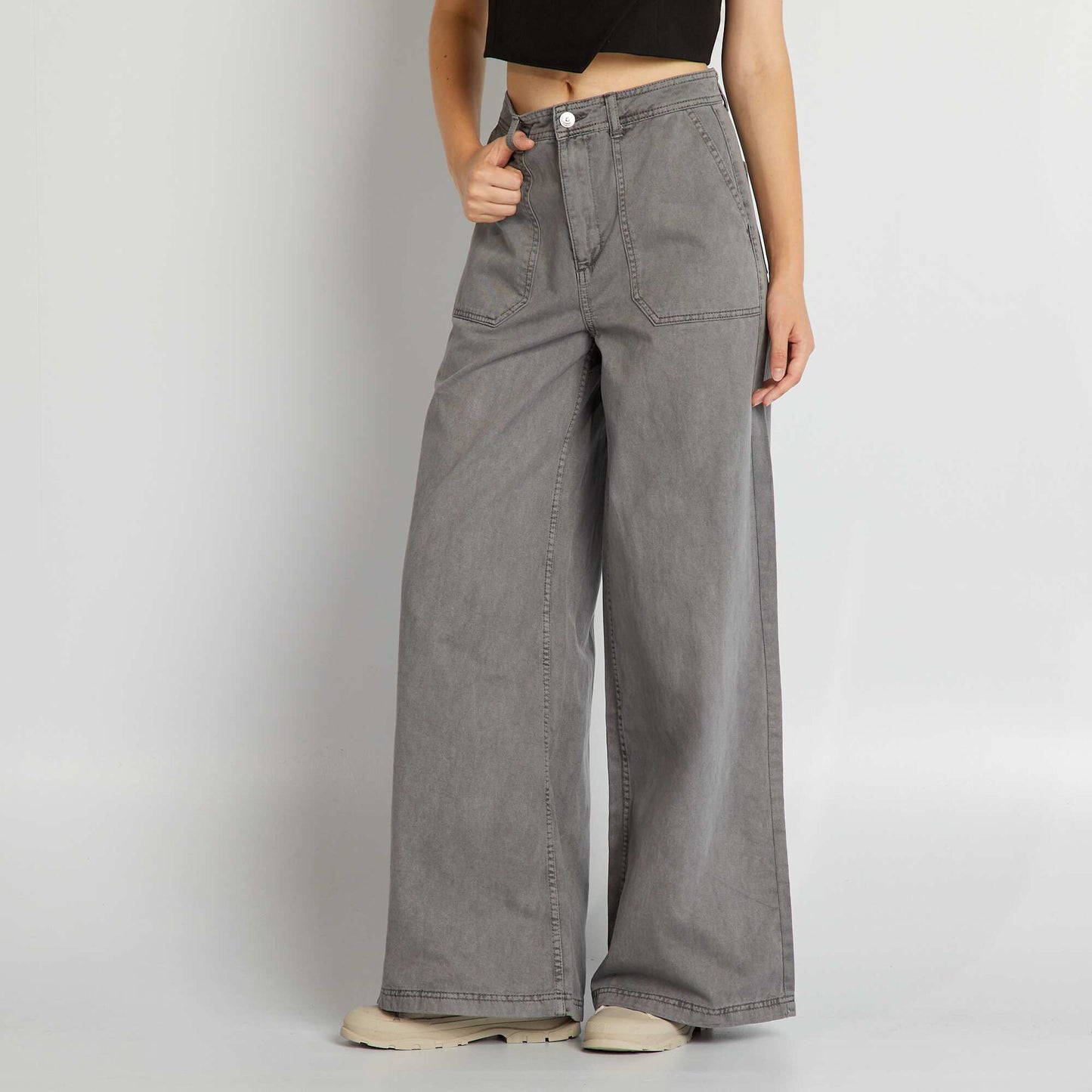 Wide-leg trousers with roomy pockets GREY