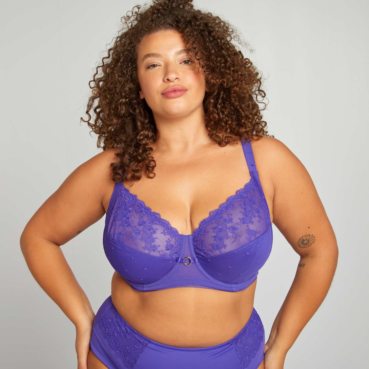 Full-fitting sheer lace bra BLUE