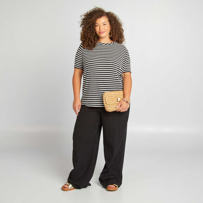 تي شيرت مطاطي مخطط بيج