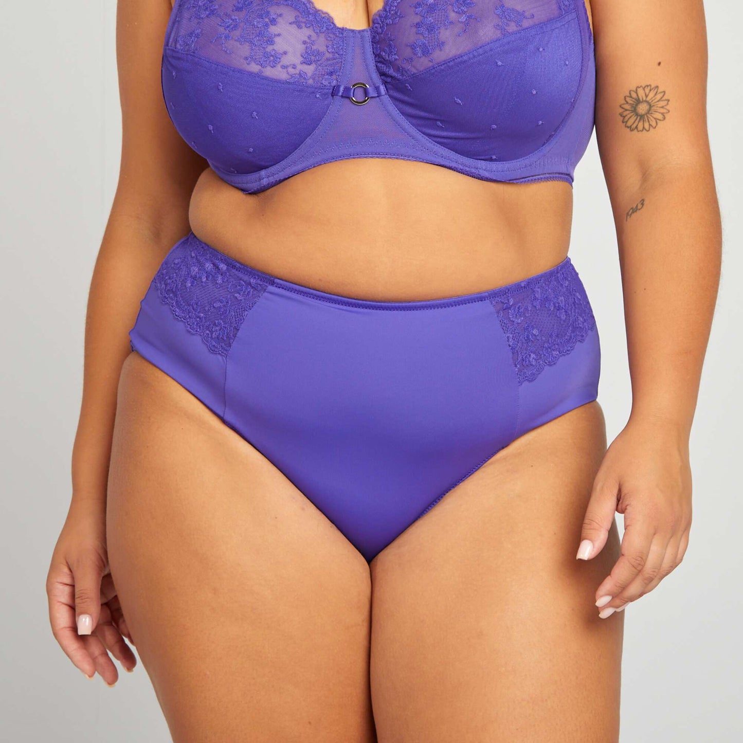 High-waisted microfiber briefs with lace BLUE