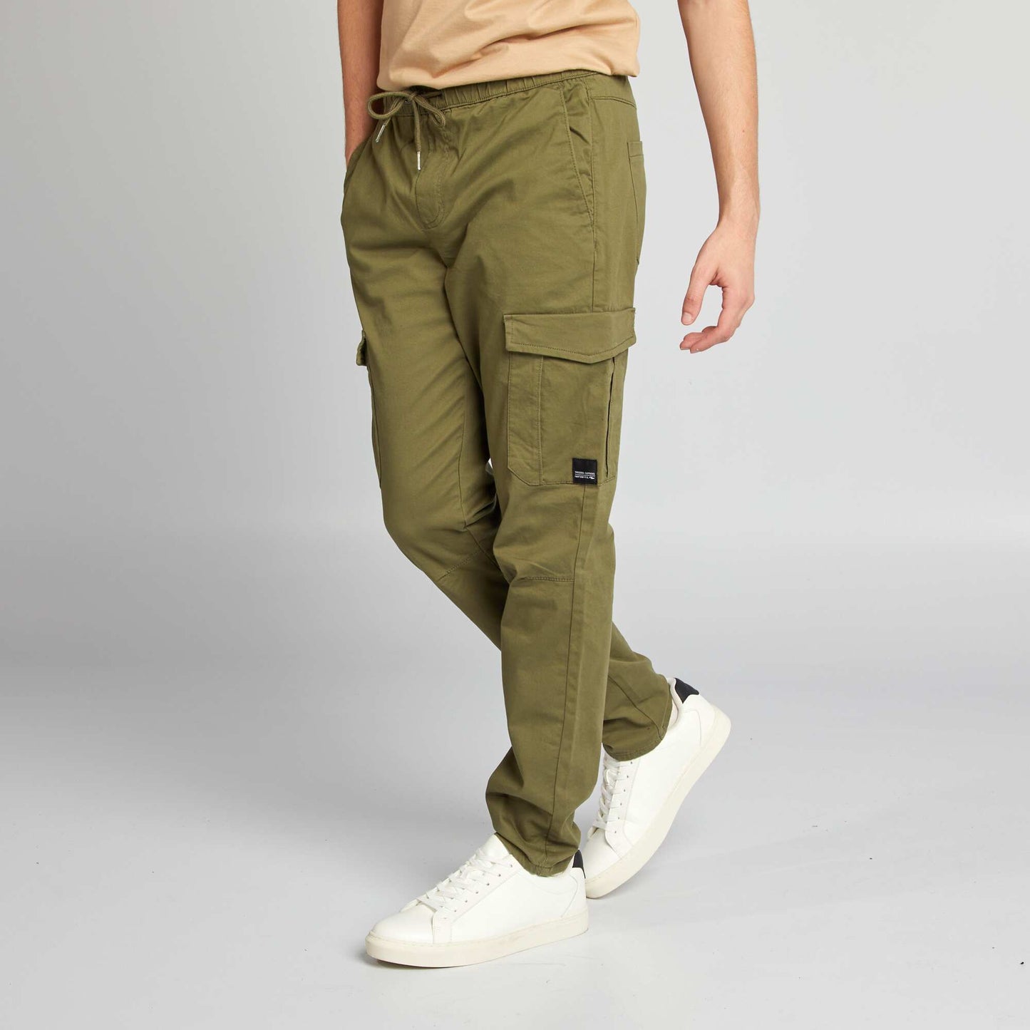 بنطلون رياضي بجيوب بغطاء للرأس KHAKI