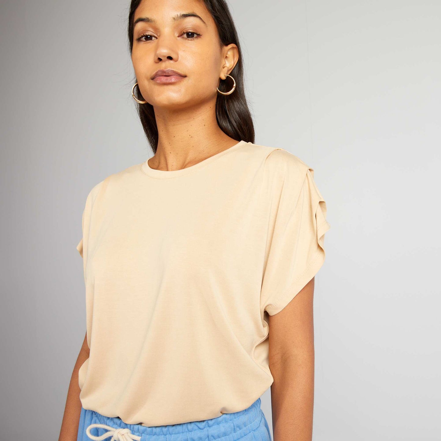 تي شيرت بأكمام مطوية BEIGE