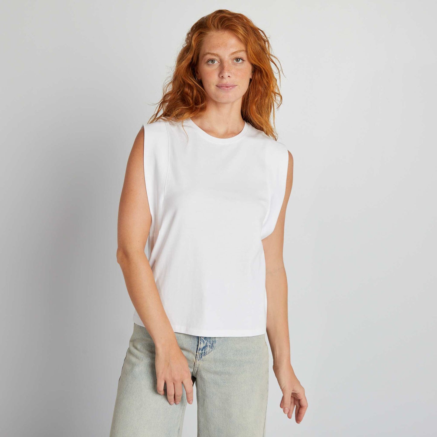 Sleeveless T-shirt white