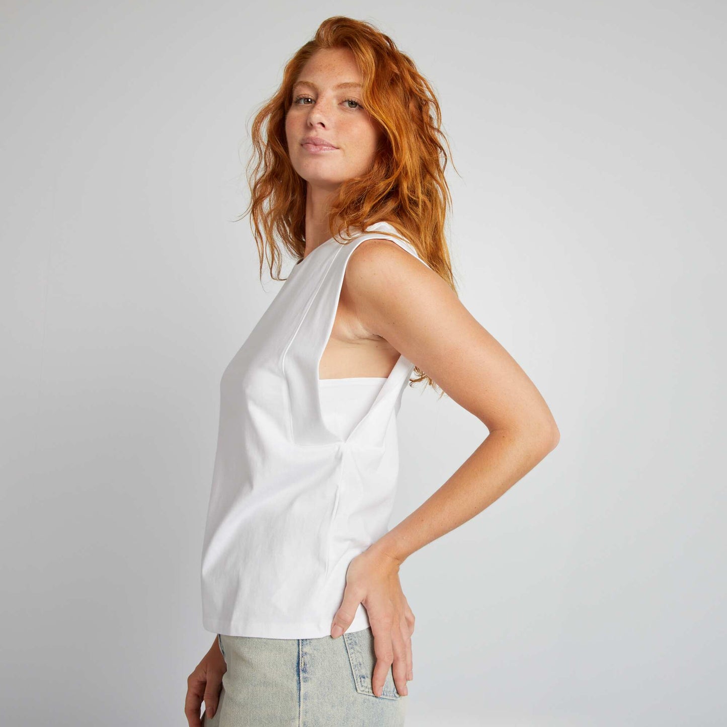 Sleeveless T-shirt white