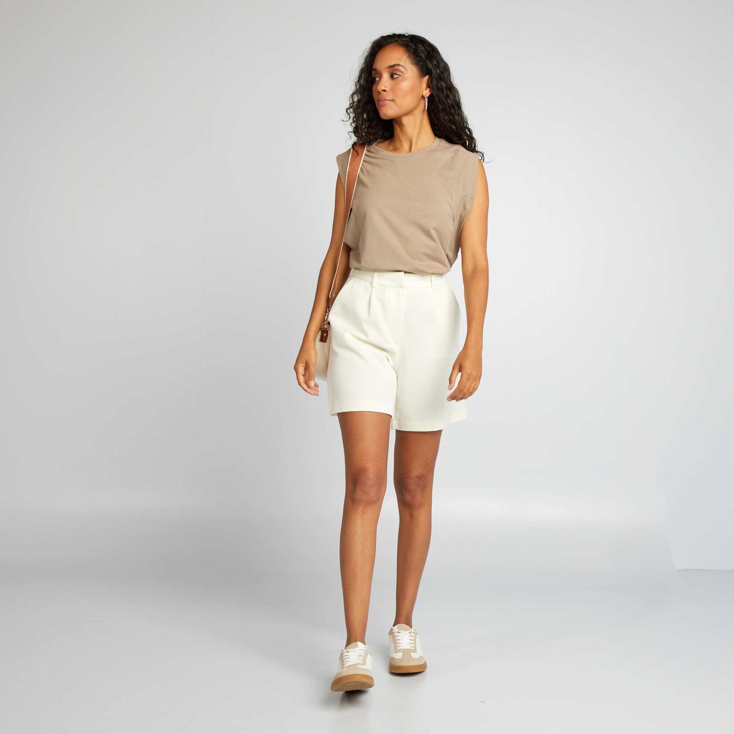 Sleeveless T-shirt BEIGE