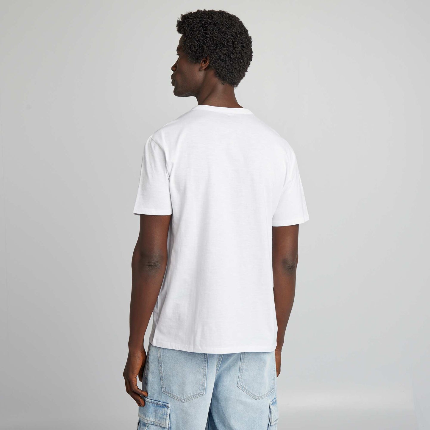 Plain T-shirt with grandad neckline white