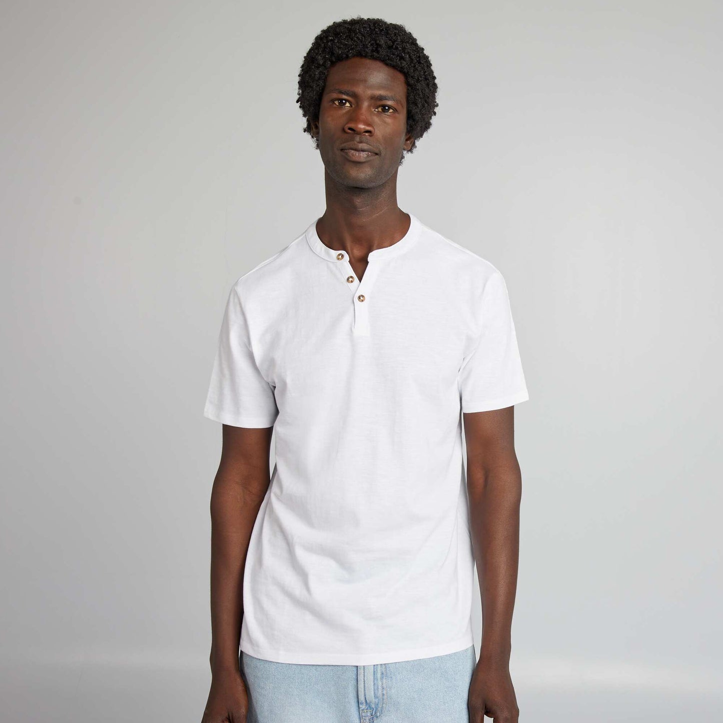 Plain T-shirt with grandad neckline white