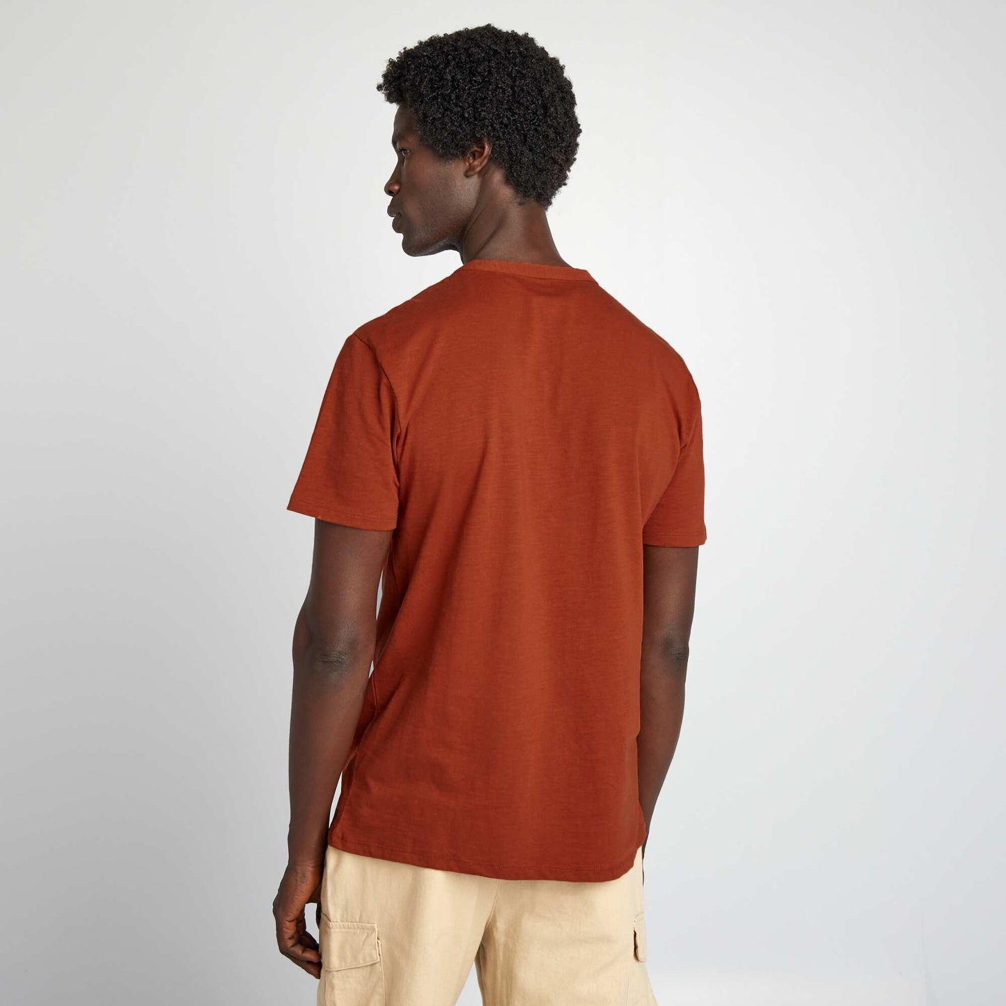 Plain T-shirt with grandad neckline brown