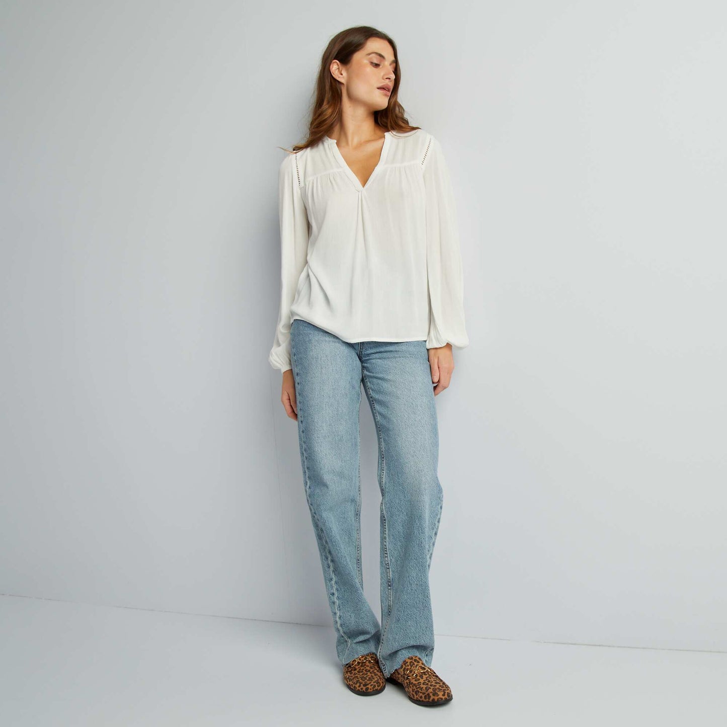 Plain V-neck blouse WHITE