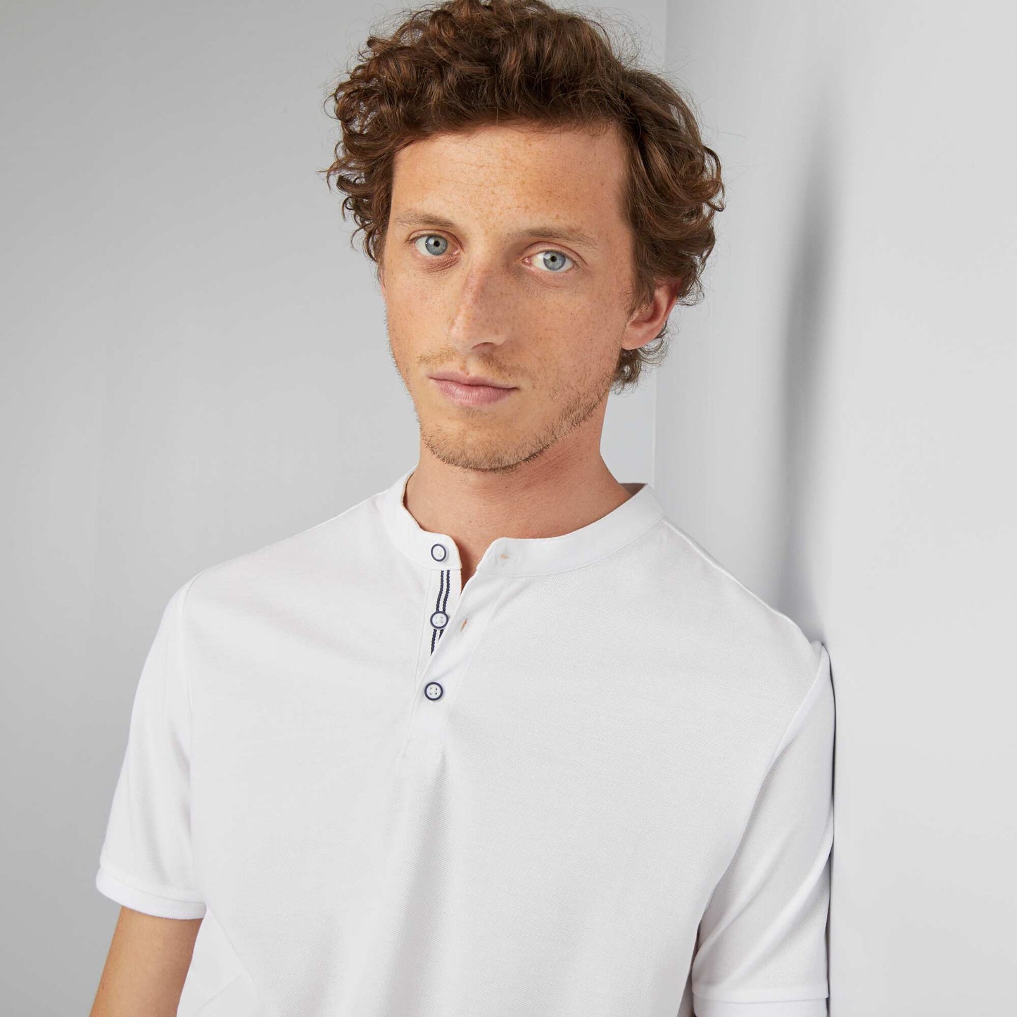 Polo shirt with henley collar white