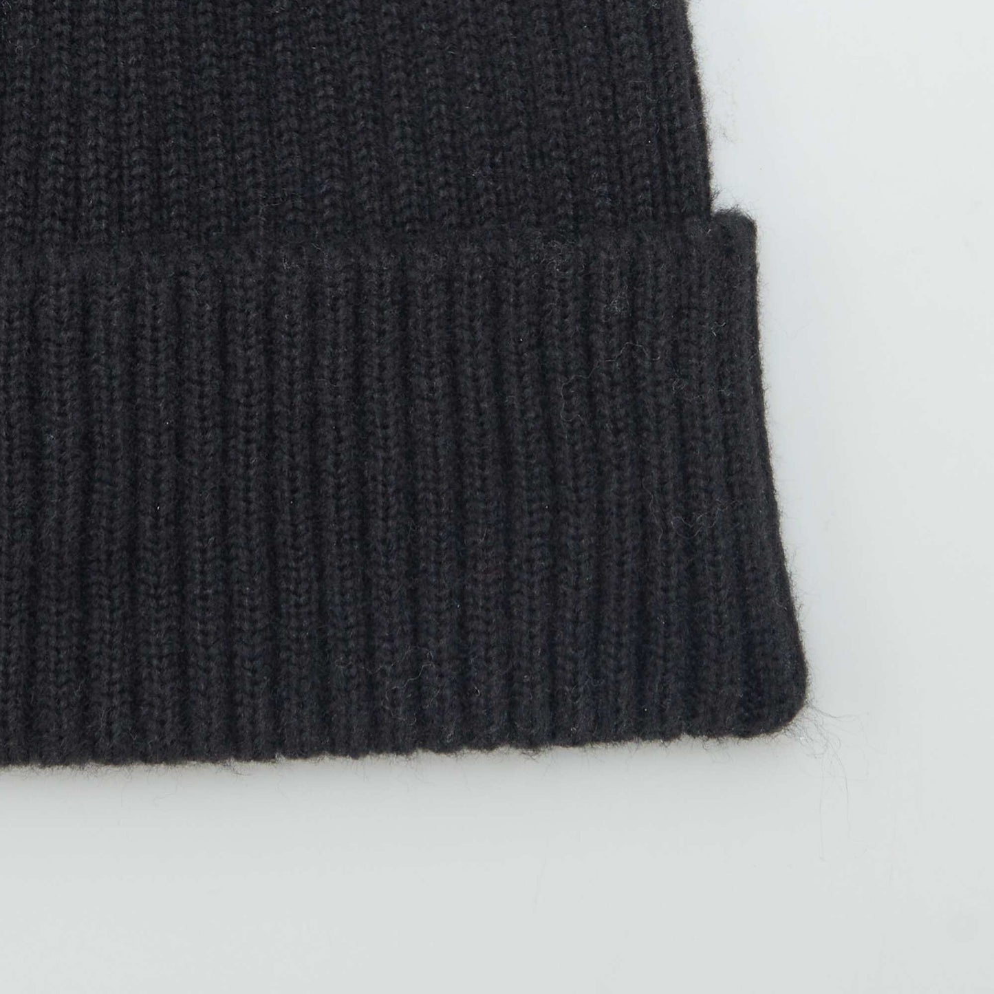 Cuffed beanie BLACK