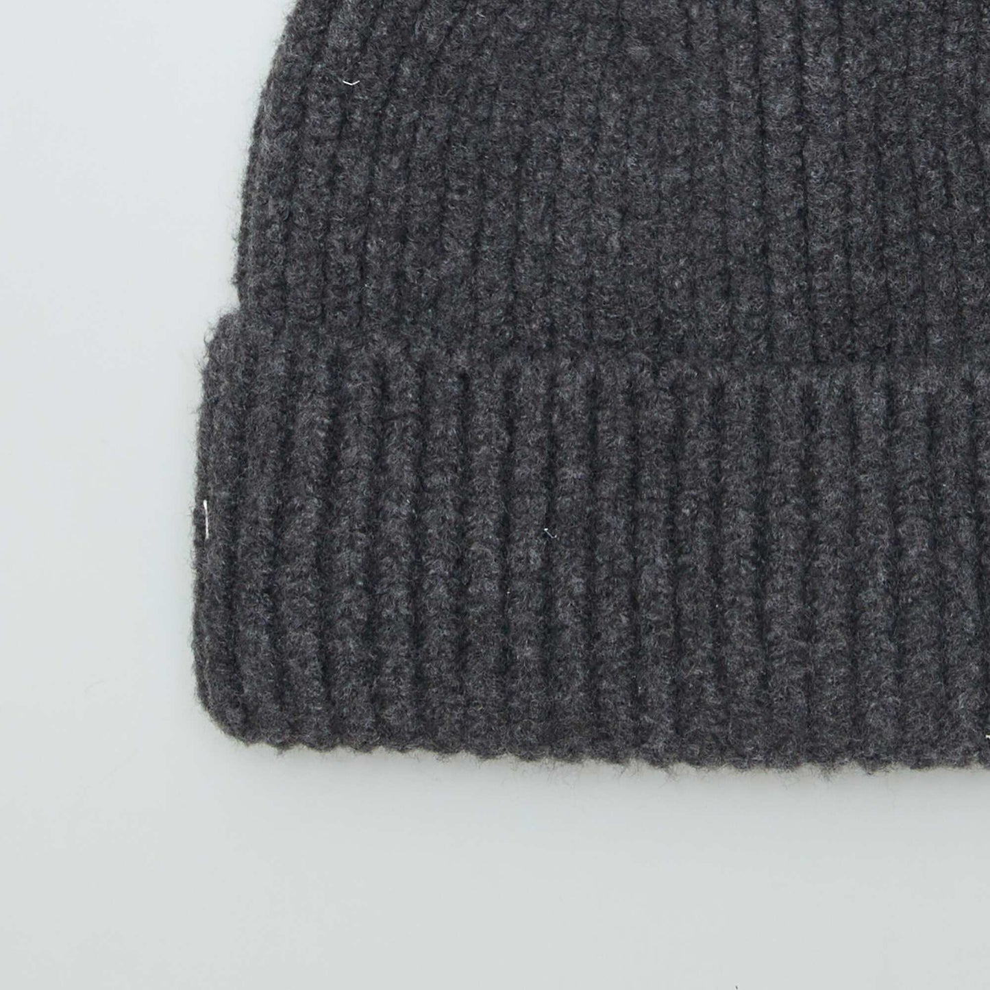 Ribbed beanie with pompom GREY