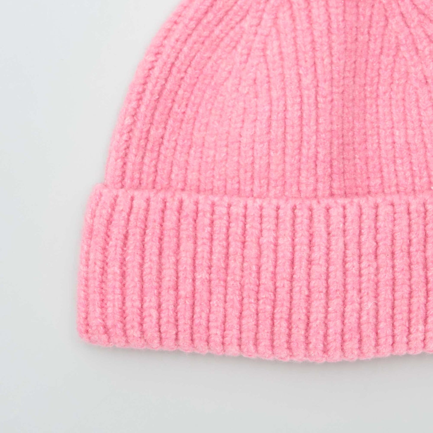 Ribbed bobble hat pink