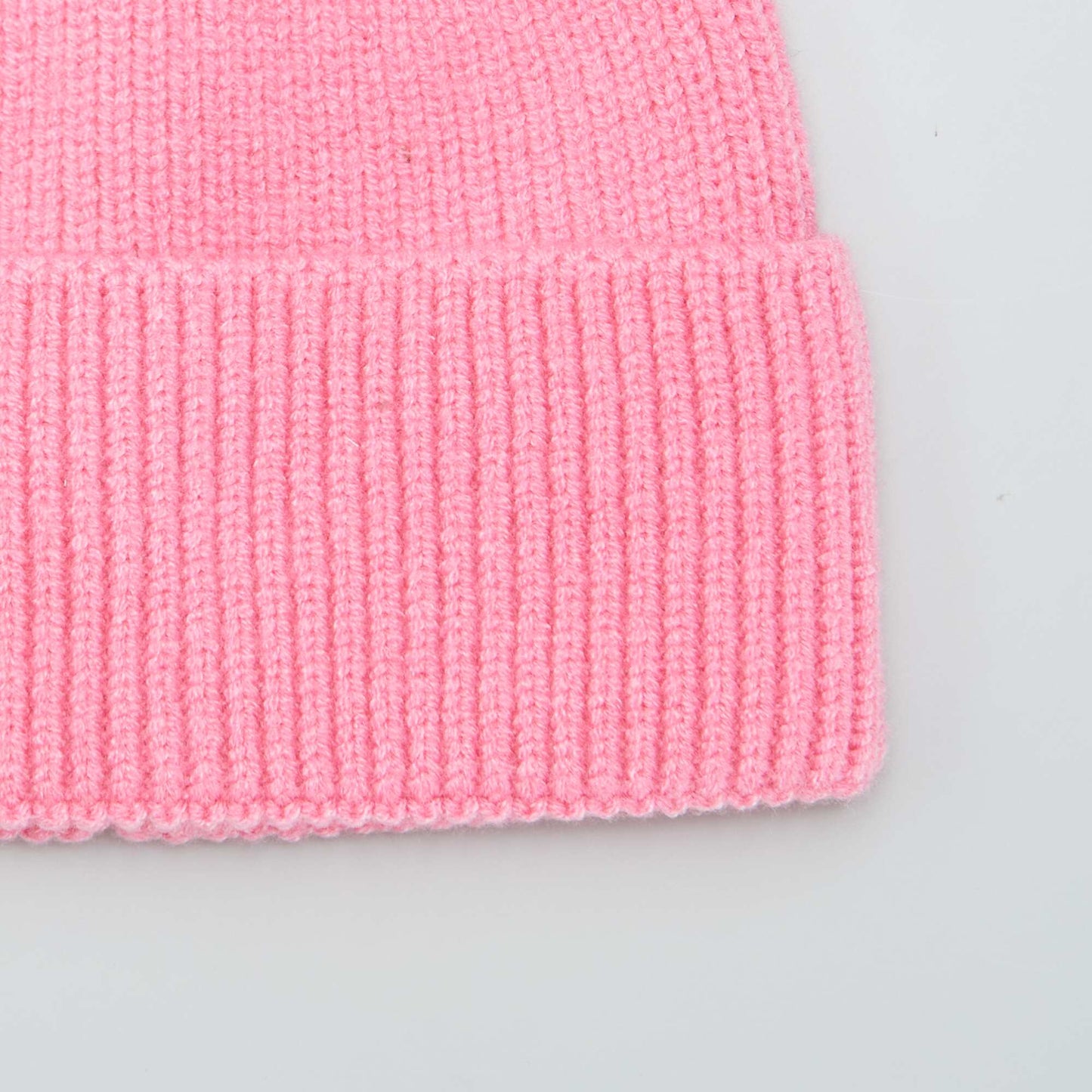 Knit hat with cuff pink