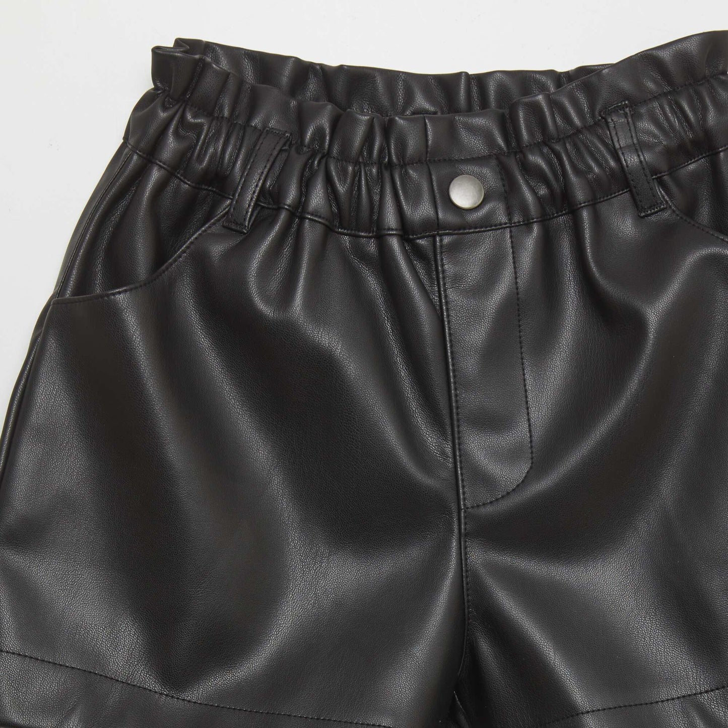 Faux leather paperbag shorts black