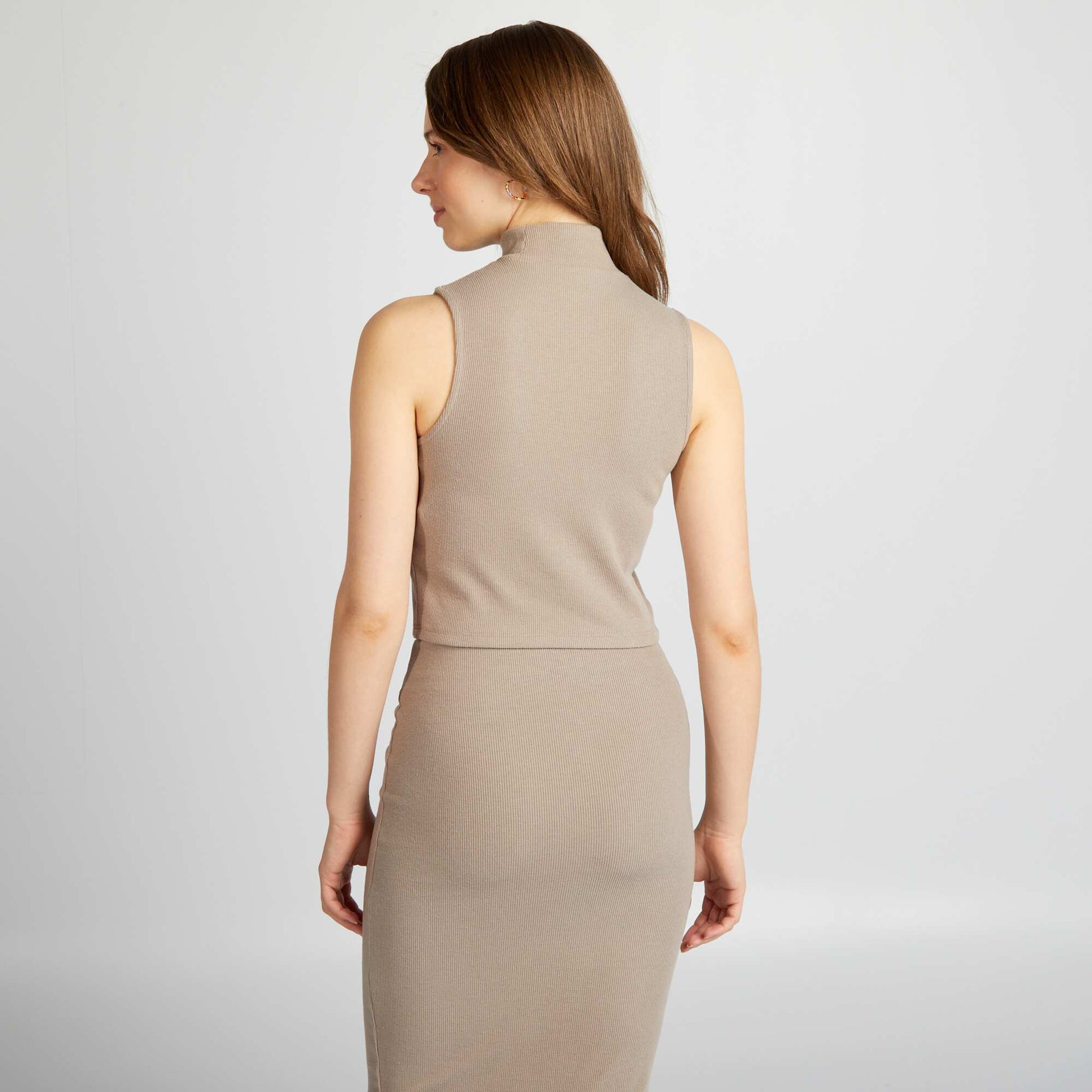 Sleeveless round-neck T-shirt BEIGE