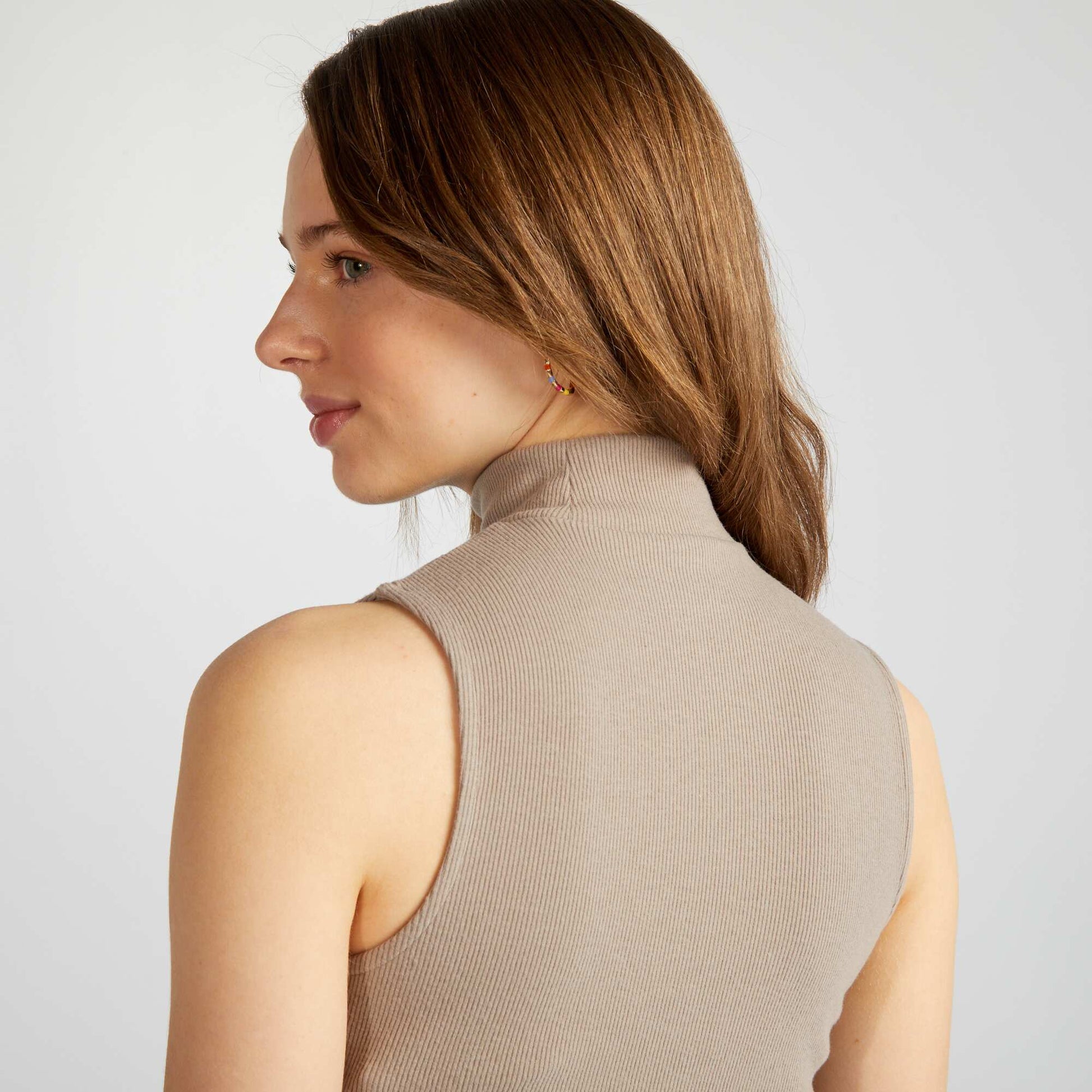 Sleeveless round-neck T-shirt BEIGE