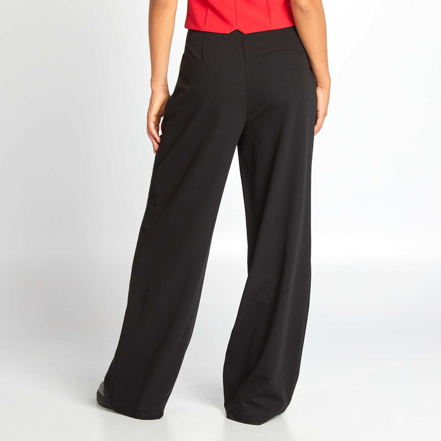 Wide-leg tailored trousers black