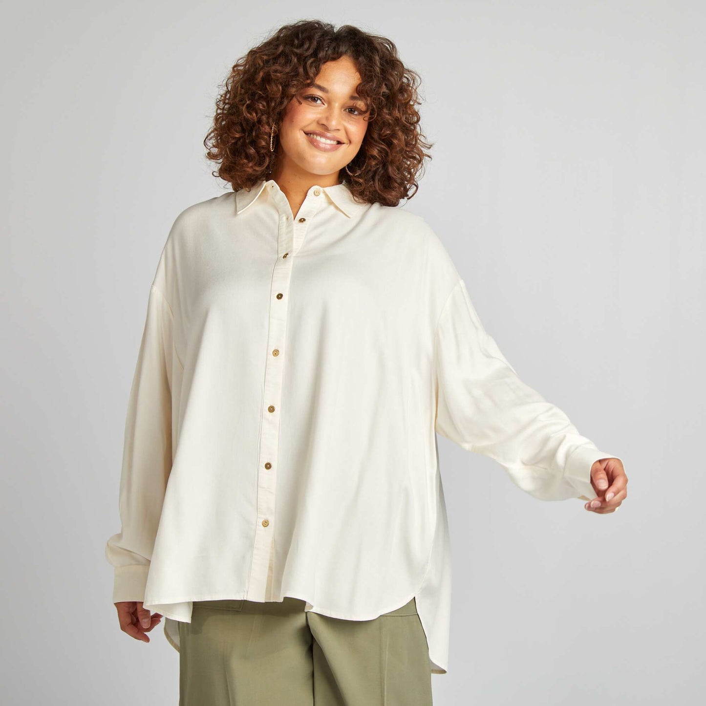 Longline shirt with golden buttons BEIGE