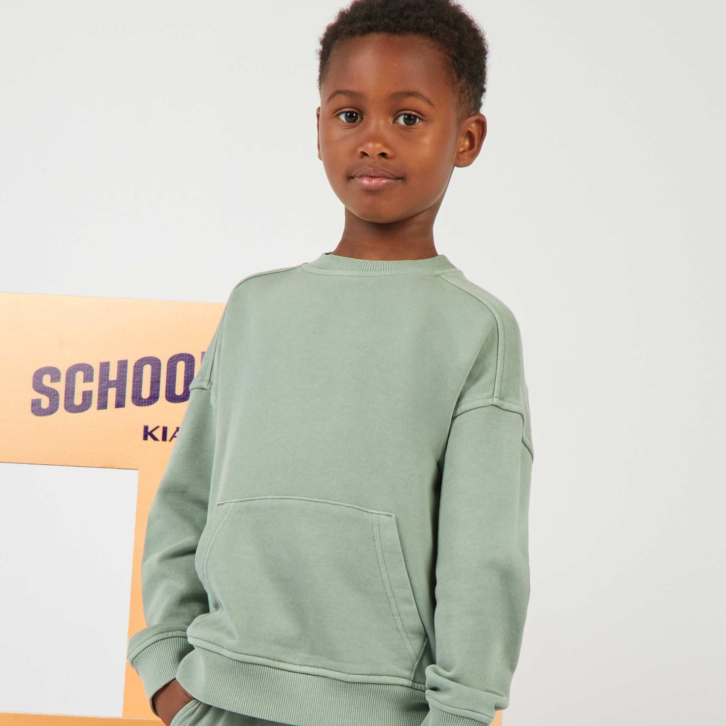 Sweatshirt with kangaroo pocket GREEN