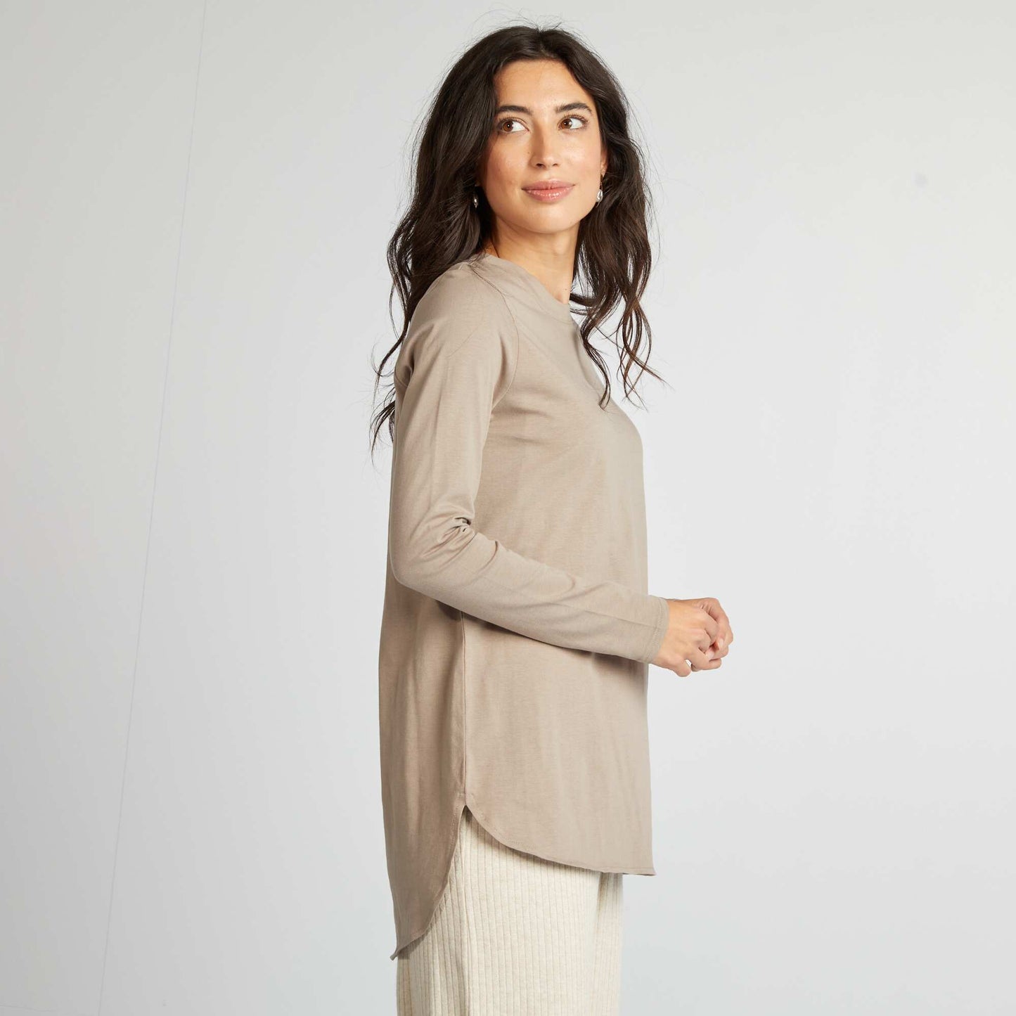 Long-sleeved T-shirt with longer back BROWN