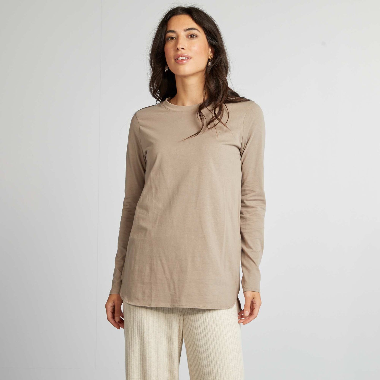 Long-sleeved T-shirt with longer back BROWN