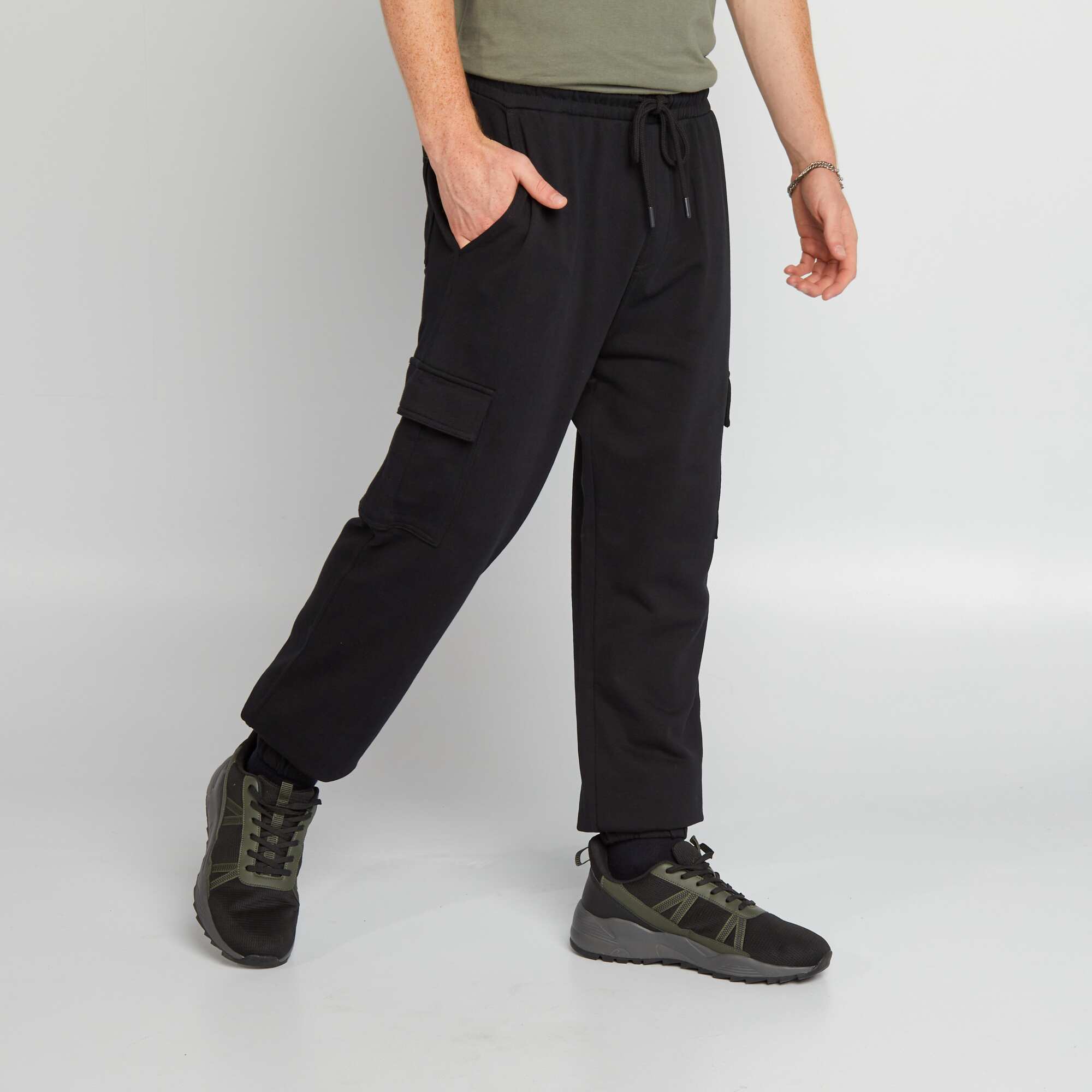 Kiabi Joggers with side pockets black Saudi Arabia Kiabi KSA