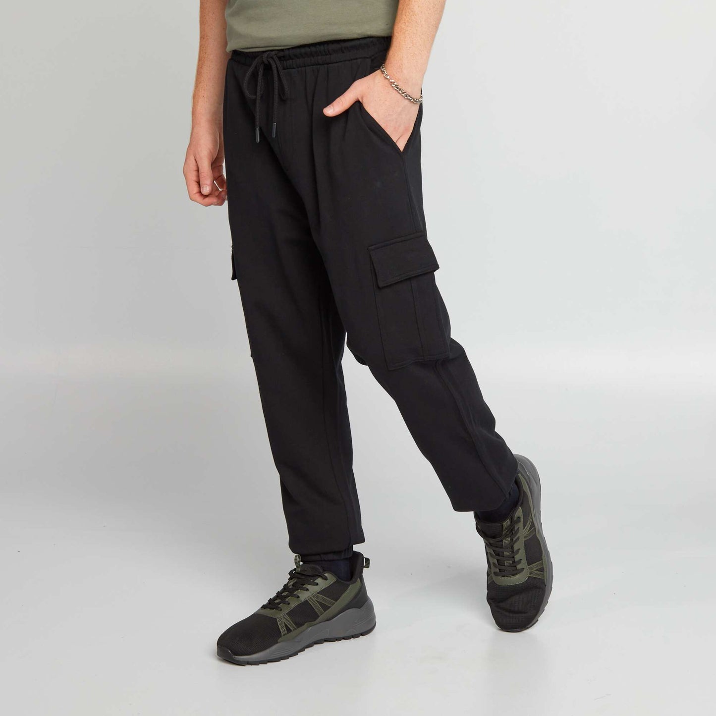 Joggers with side pockets black