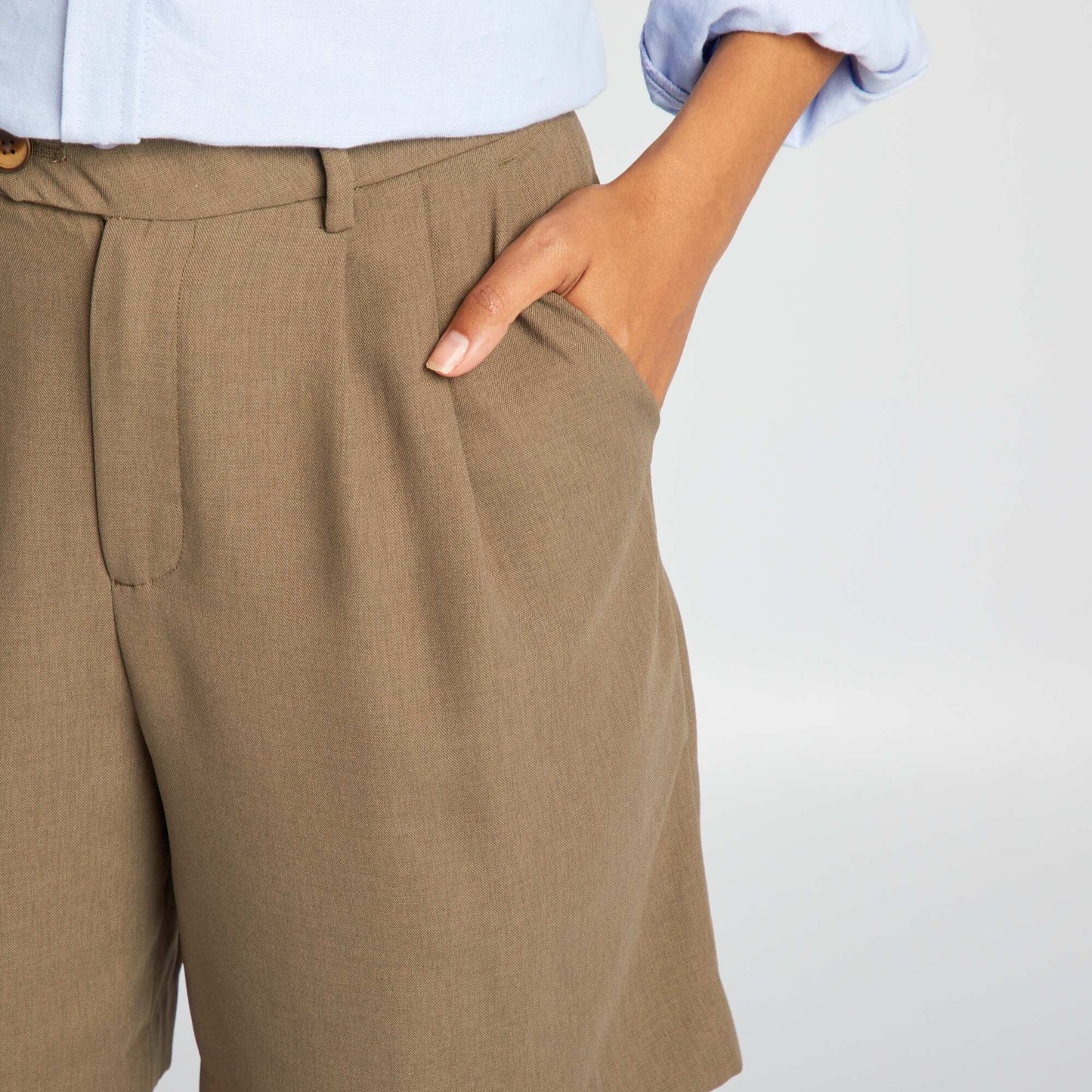 High-waisted pleated Bermuda shorts KHAKI