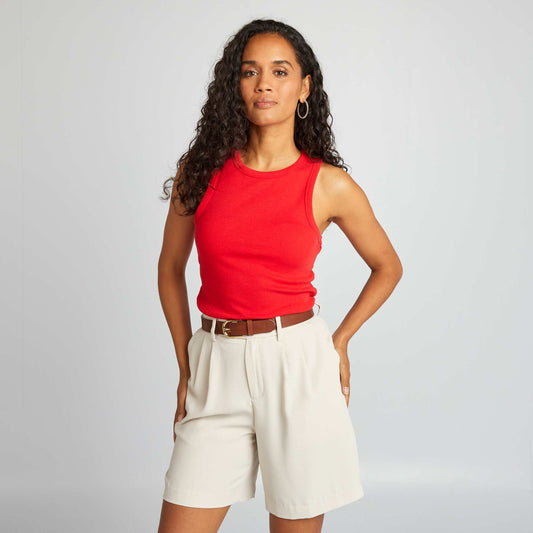 High-waisted pleated Bermuda shorts BEIGE