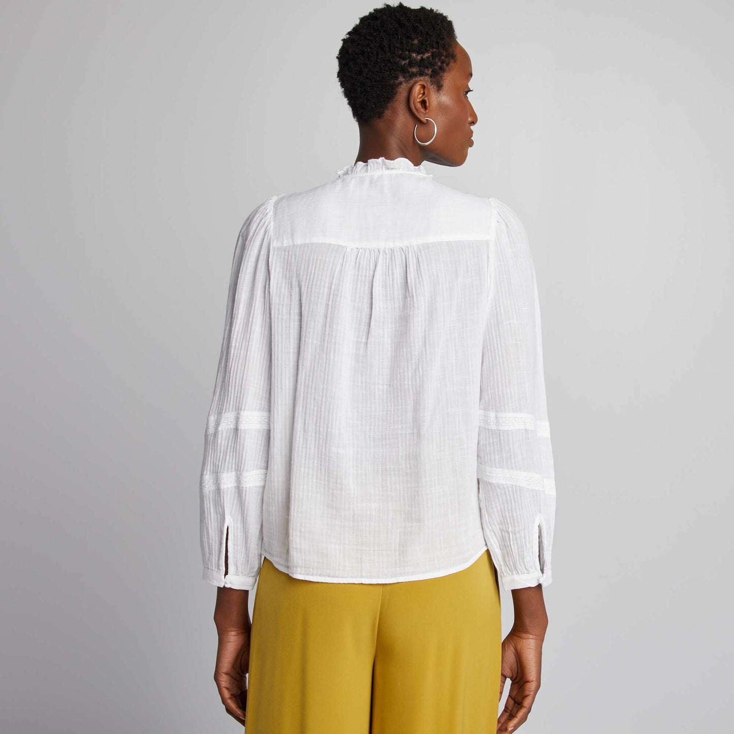 Lightweight long-sleeved blouse white