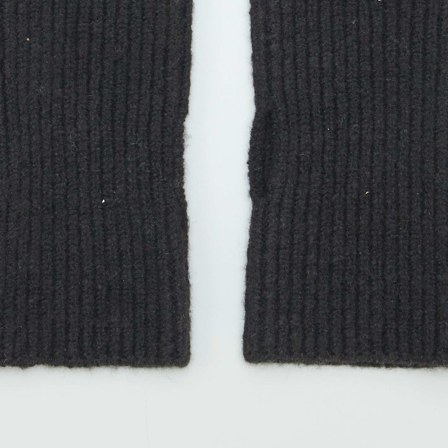 Long cuff-style knitted fingerless gloves BLACK