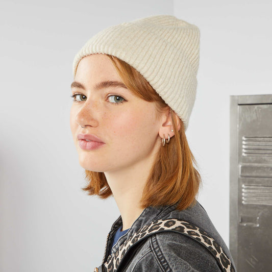 Cuffed knit beanie beige