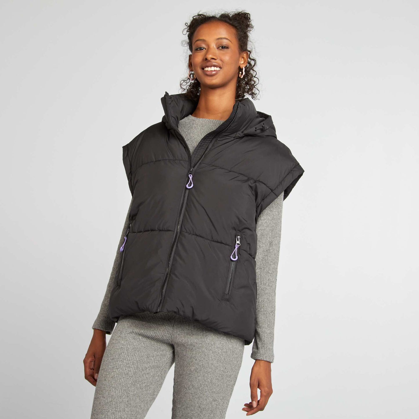 Puffy padded jacket with detachable sleeves and hood black