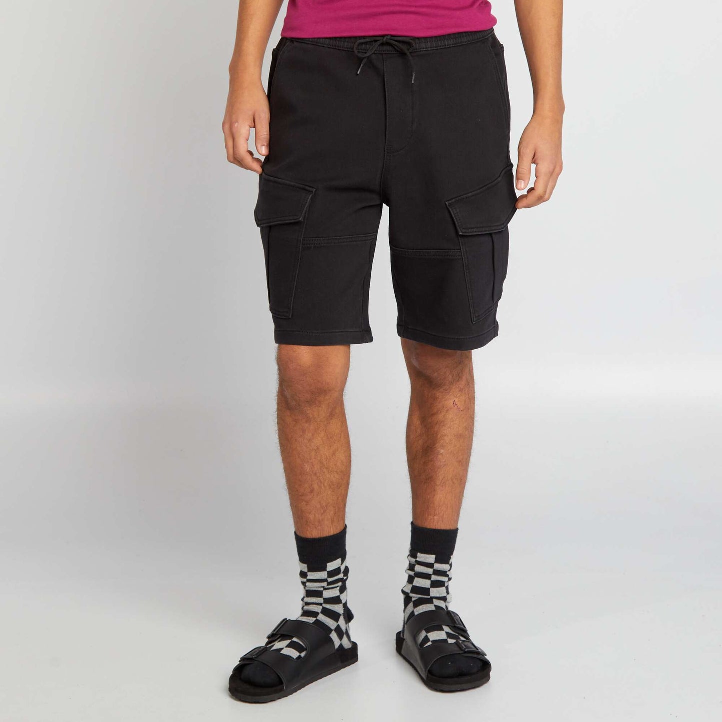 Multi-pocket shorts with elasticated waist black