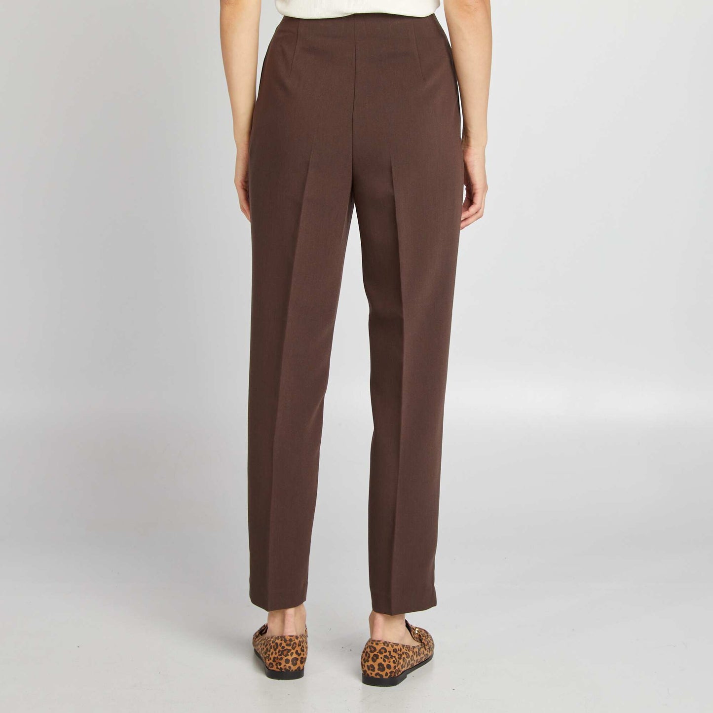 High-waisted cigarette trousers BROWN