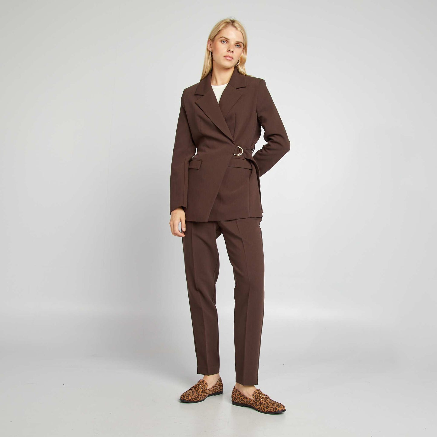 High-waisted cigarette trousers BROWN