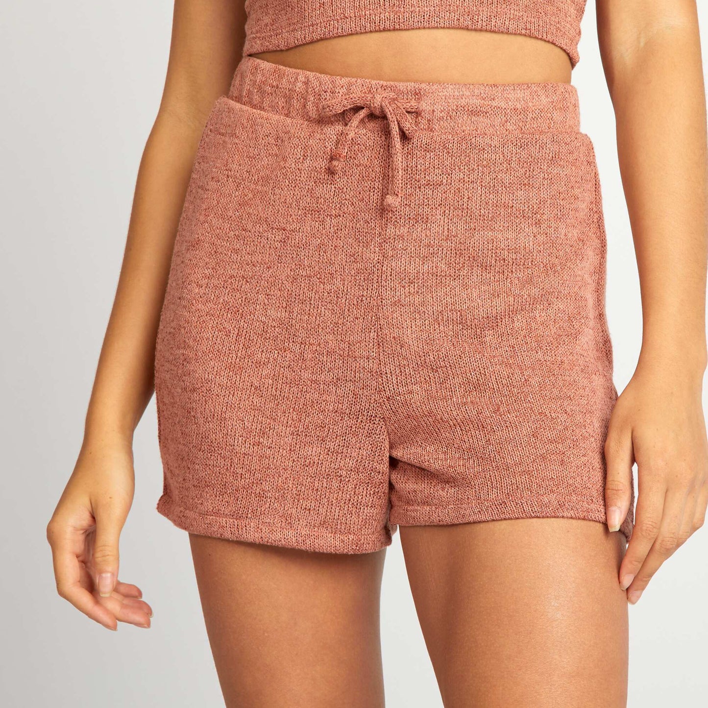 Knitted-effect shorts BROWN