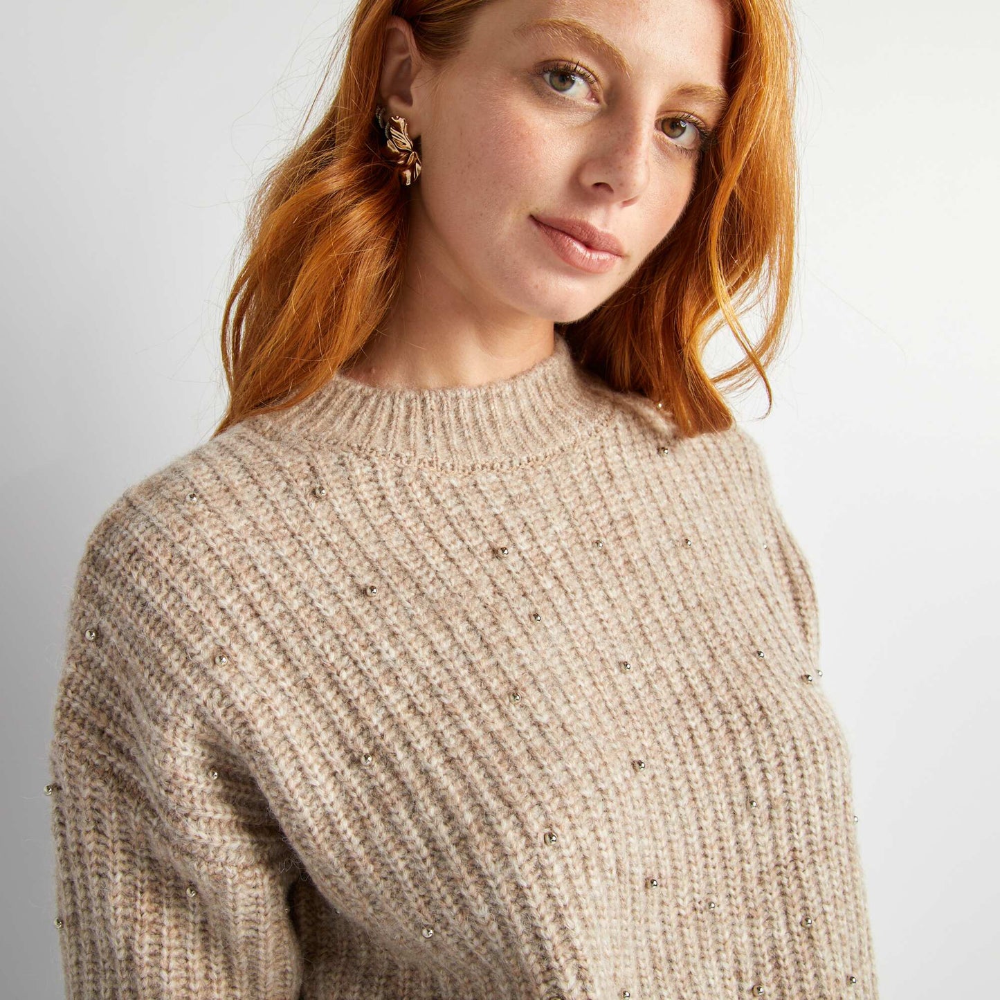 Knitted sweater with decorative beads BEIGE