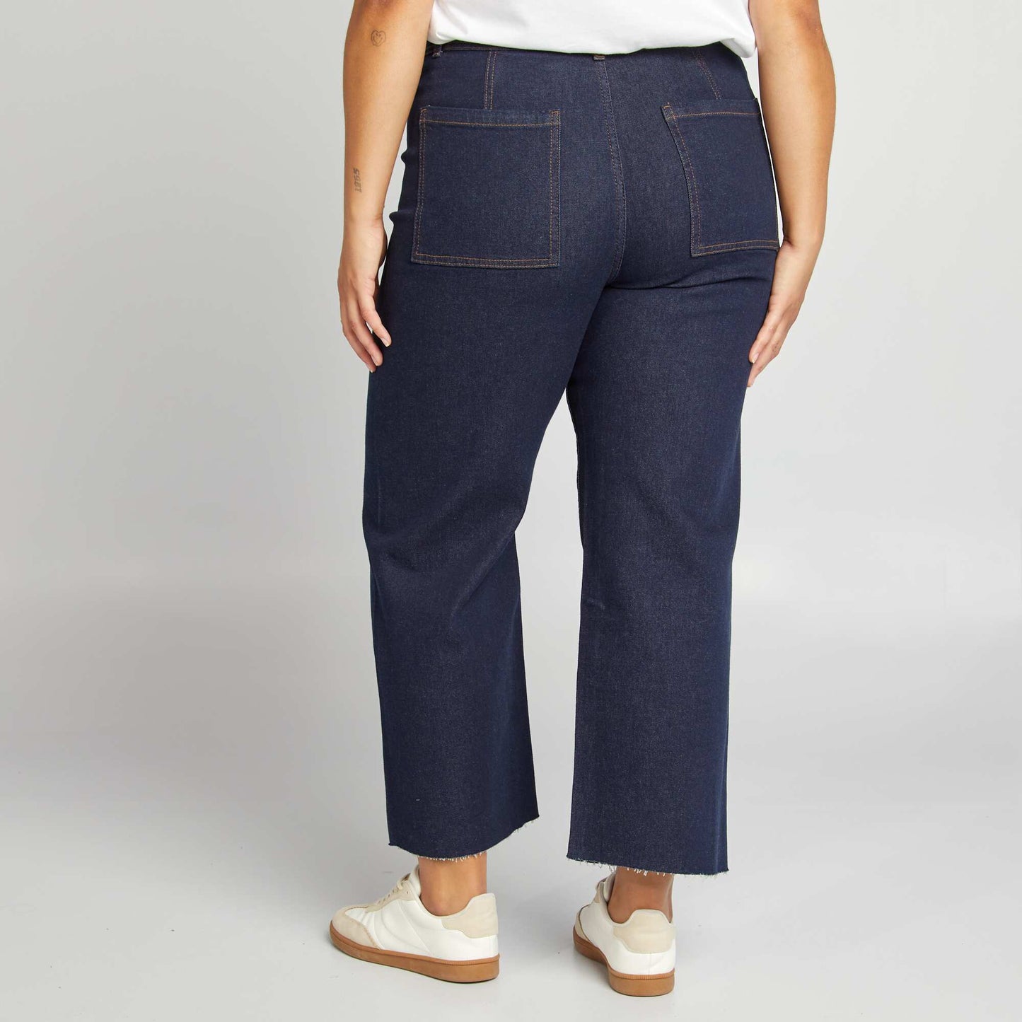 Wide-leg jeans with patch pockets on the front BLUE