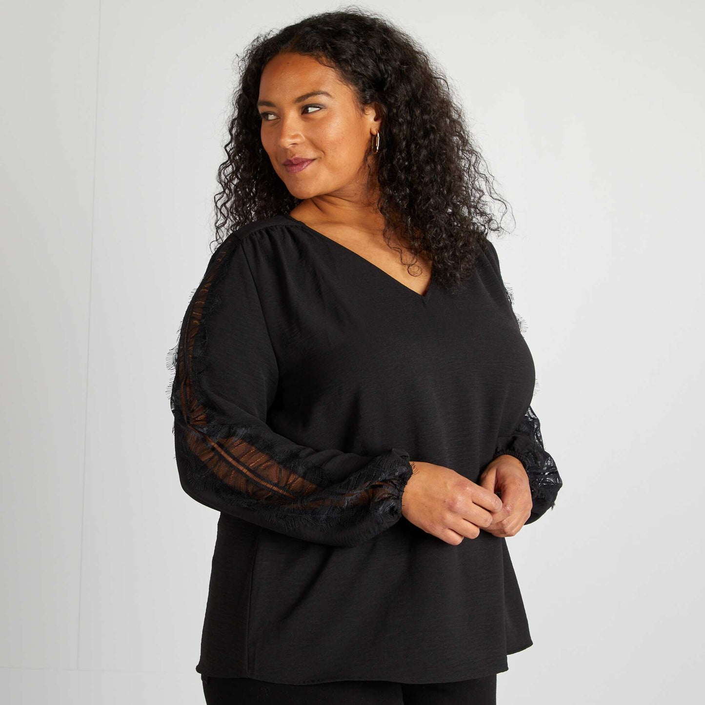 Blouse with lace detailing on the sleeves black