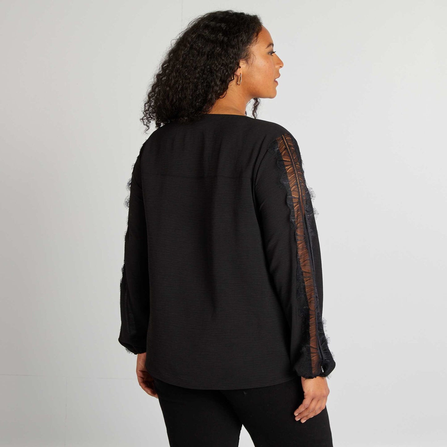 Blouse with lace detailing on the sleeves black