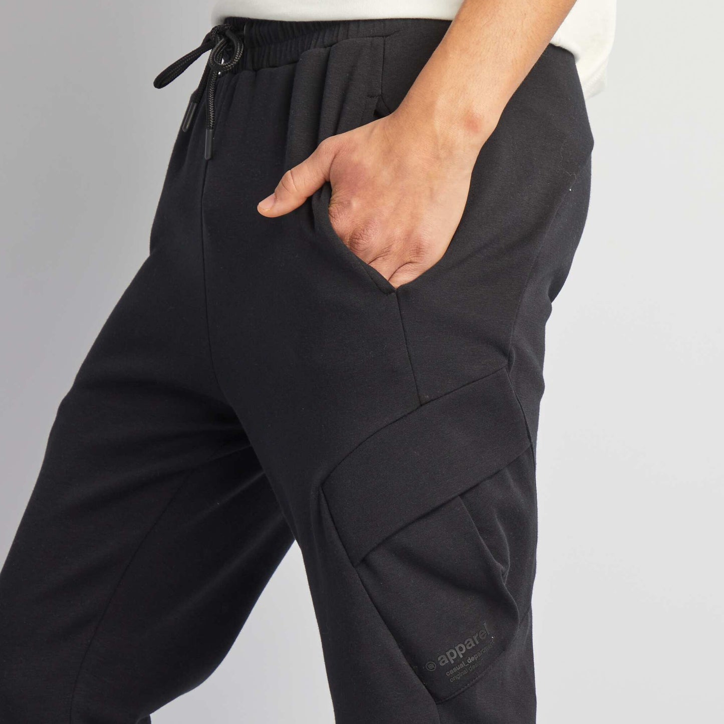 Multi-pocket joggers black