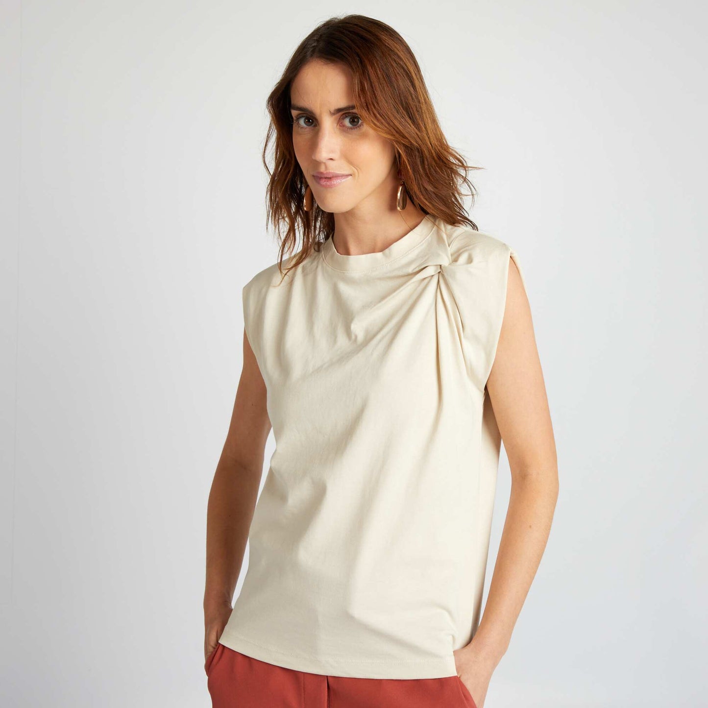 Sleeveless T-shirt BEIGE