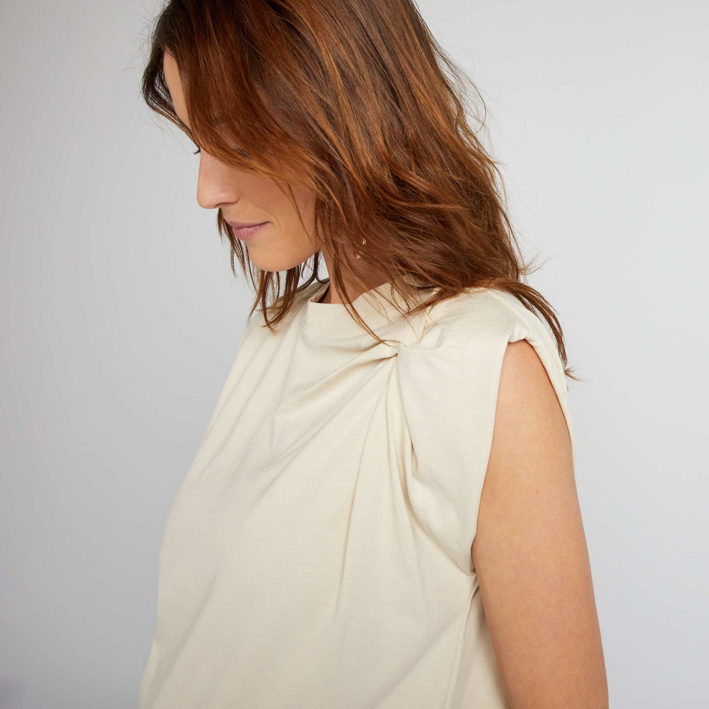 Sleeveless T-shirt BEIGE