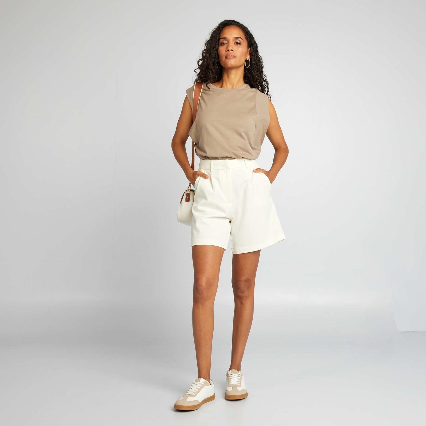 High-waisted pleated shorts WHITE