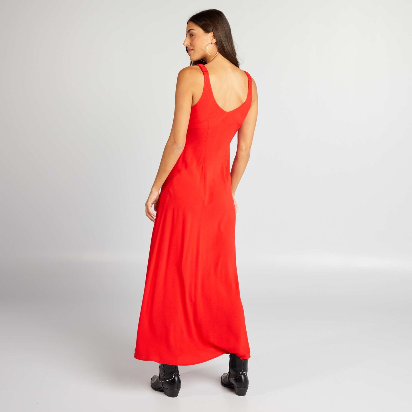 Flowing V-neck dress red